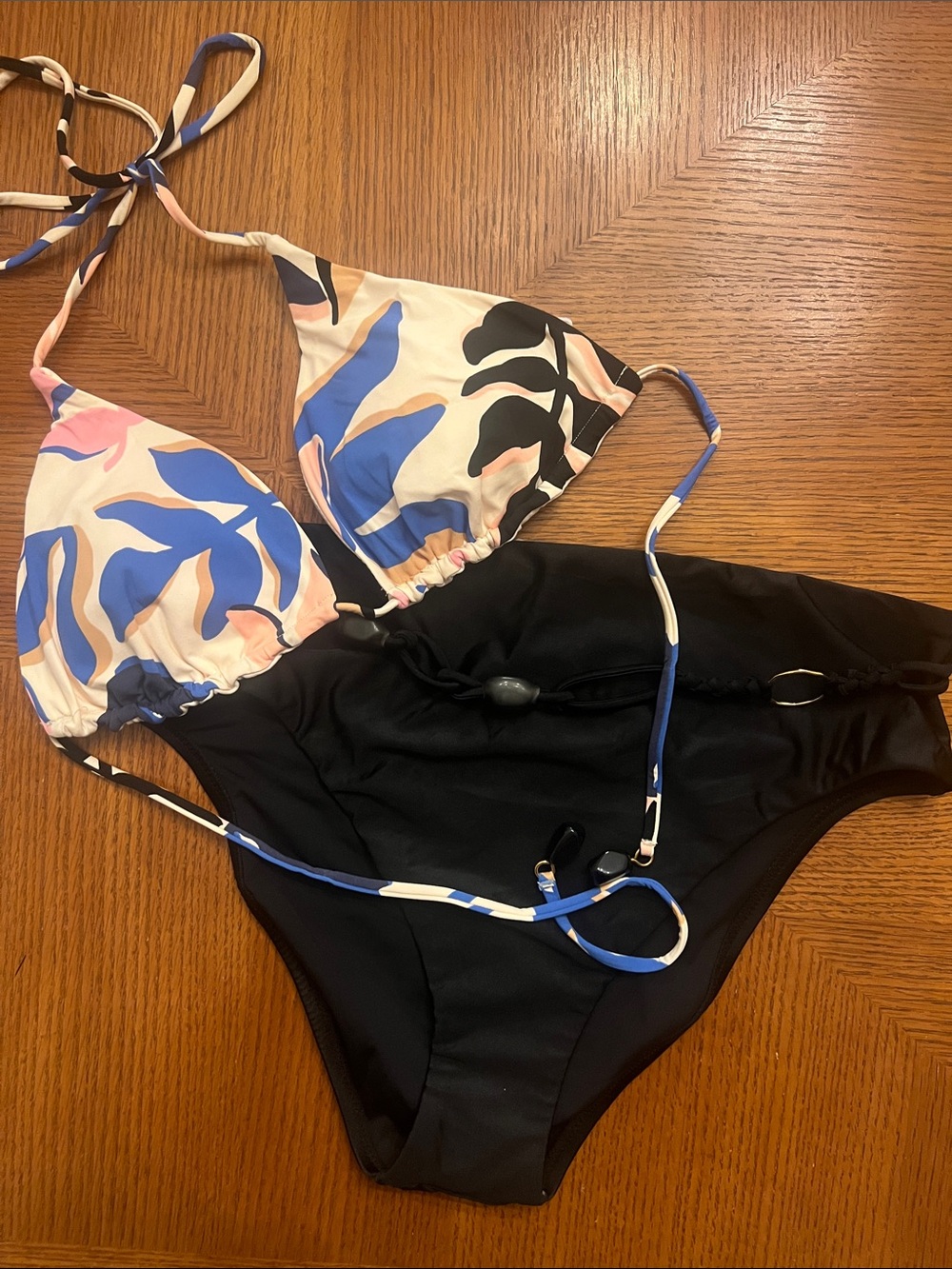 RED CARTER Two-Tone Floral LargeTriangle Bikini Set - Black & Multicolor Top B32
